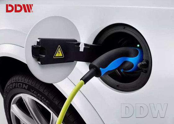 Odkryty ISO9001 Digital Signage Charge 70 cali DDW-AD7001S do samochodów energetycznych 2500 nitów